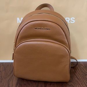 Michael Kors Abbey Medium Backpack Luggage